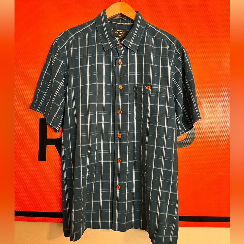 Quicksilver Waterman Collection Men’s Striped Button Up